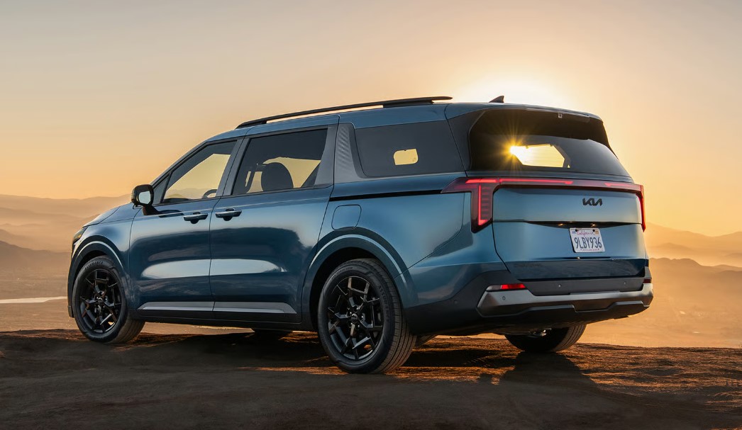 Kia Carnival exterior and family utility