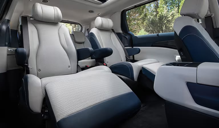 Kia Carnival second-row seating