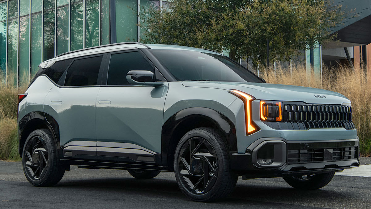 CR-Cars-InlineHero-2027-Kia-Seltos-Hybrid-f-static-4-26