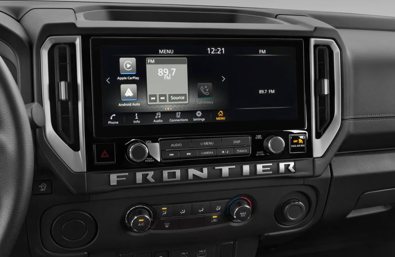 2026 Nissan Frontier technology and touchscreen