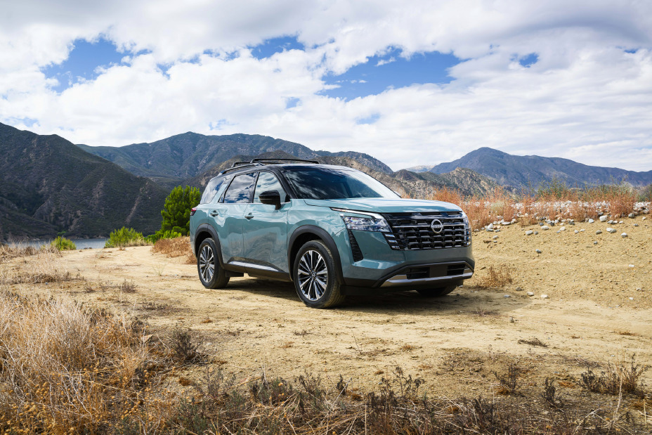 2026 Nissan Pathfinder
comparison with Honda Pilot