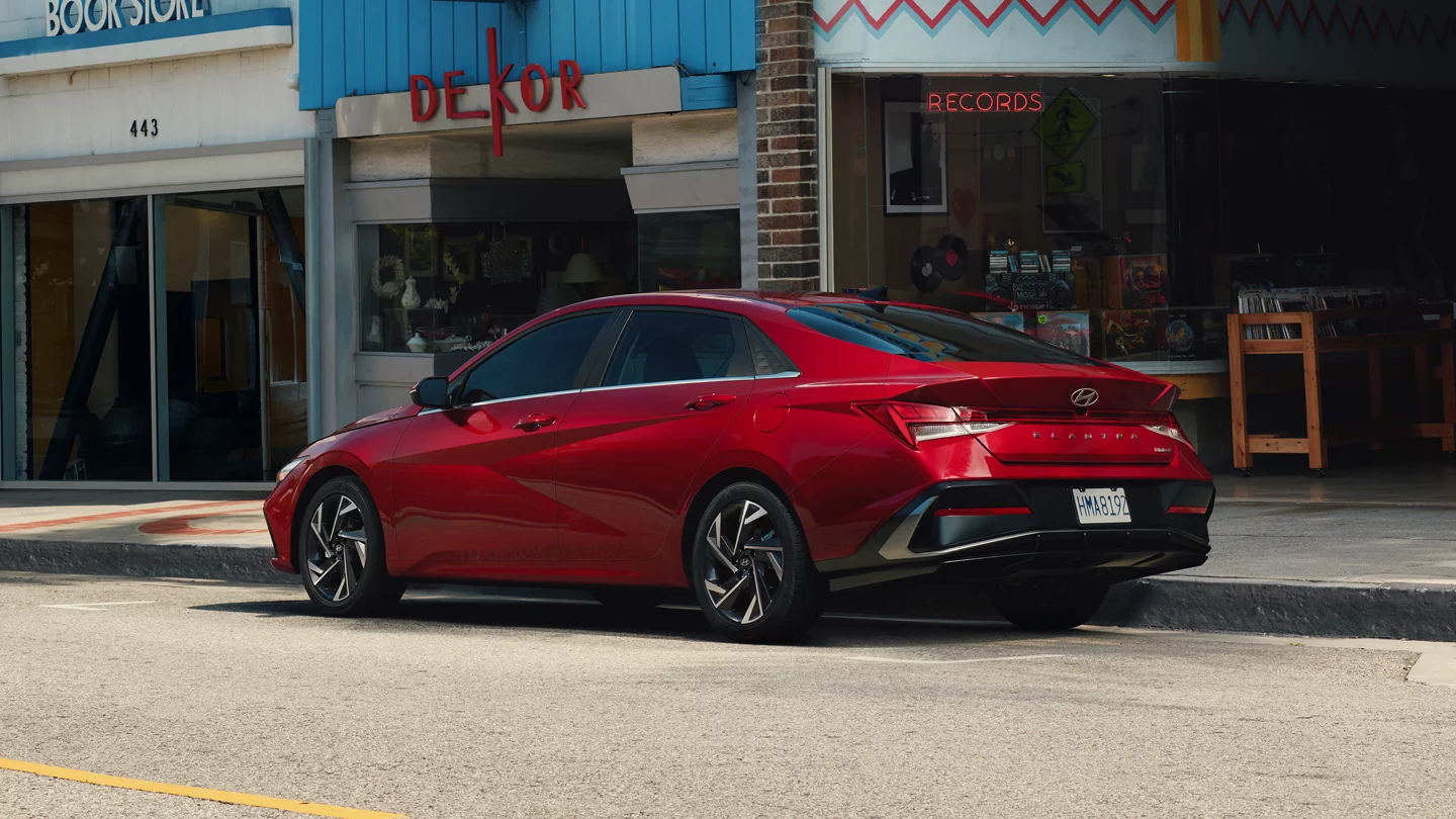 Hyundai Elantra exterior