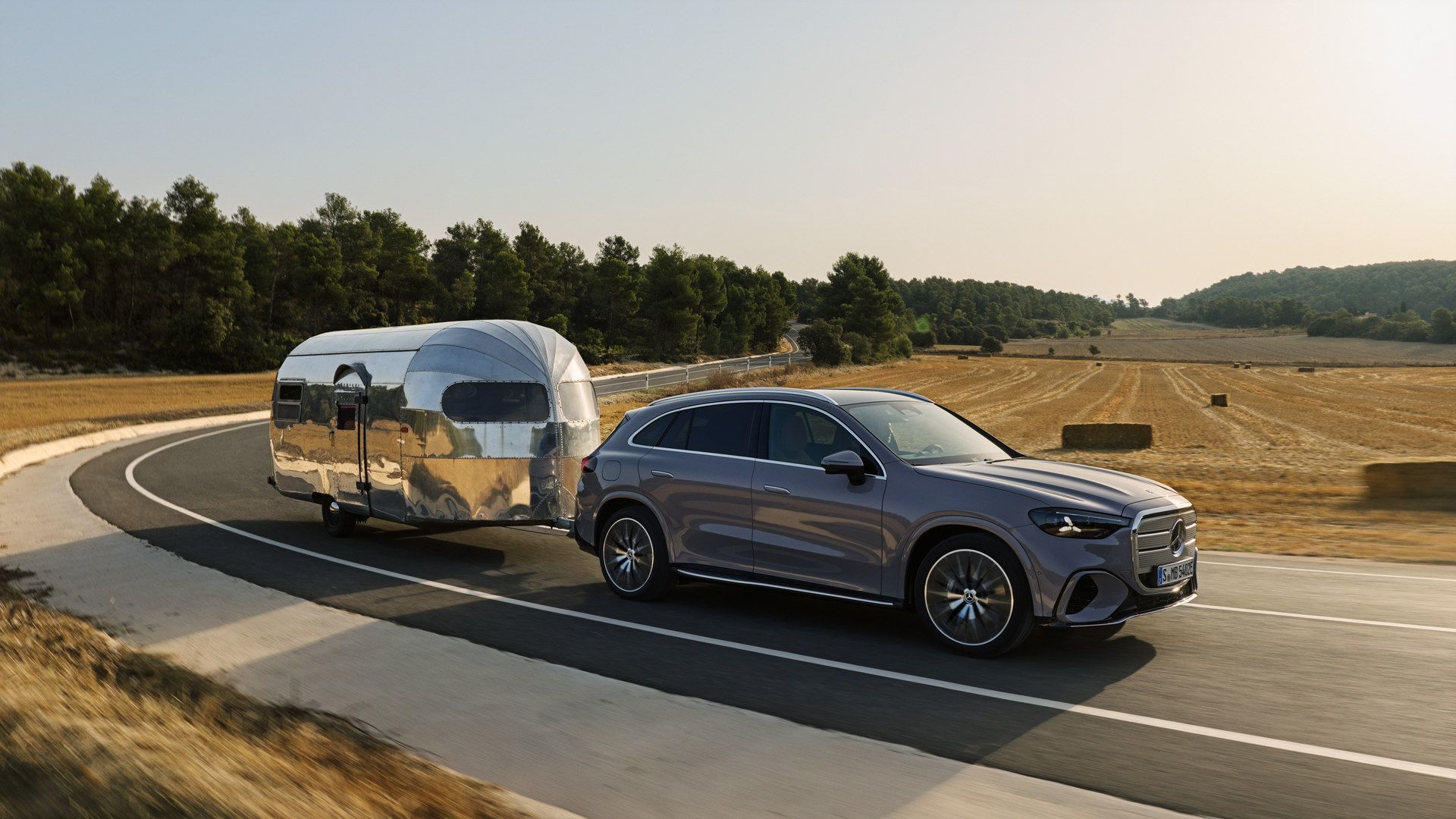 Mercedes-Benz GLE driving outdoors